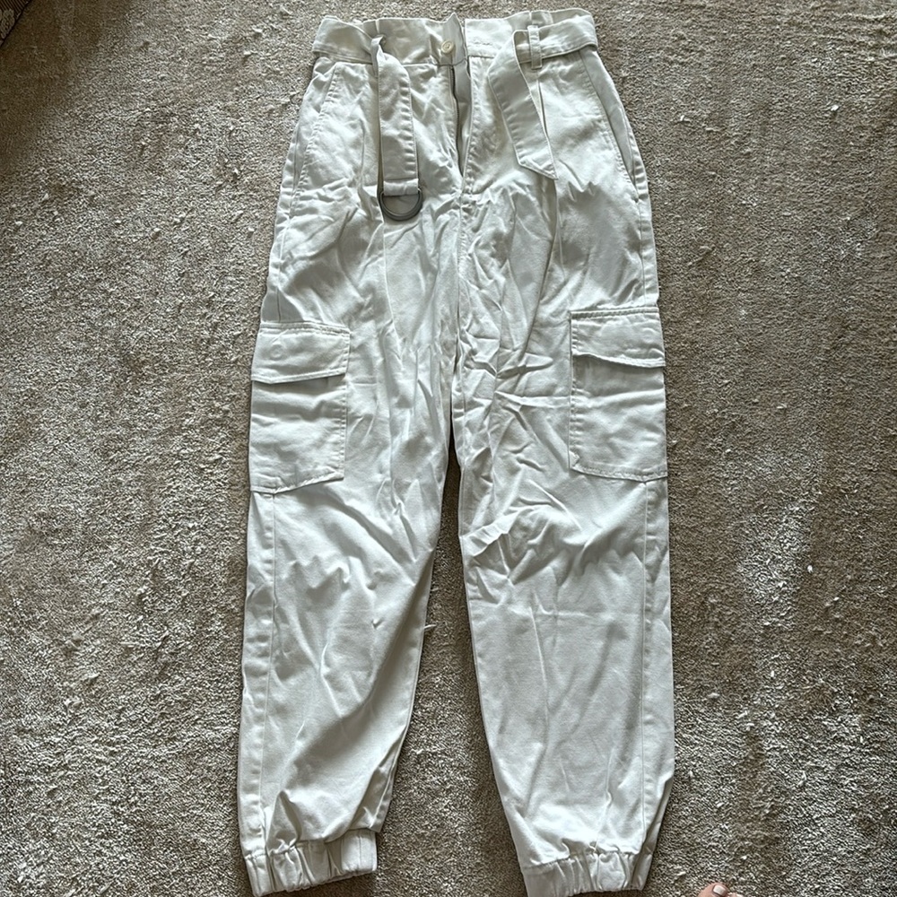 Sunday Best White/Cream Cargo Pants, Size 4, Built in Belt, Great Condition.